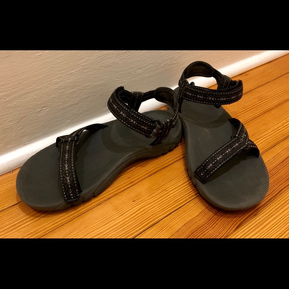 Magellan Size 7.5 outdoor sandals